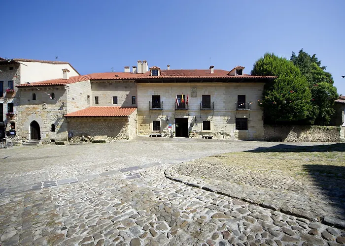 Parador De Santillana Gil Blas